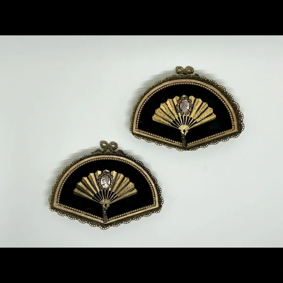 Vintage cameo decor fans - Picture 1 of 9